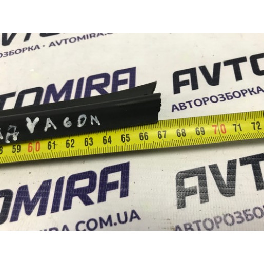 Молдинг задніх правих / лівих дверей 670мм Hyundai i30 Wagon 2007-2012 831341G000